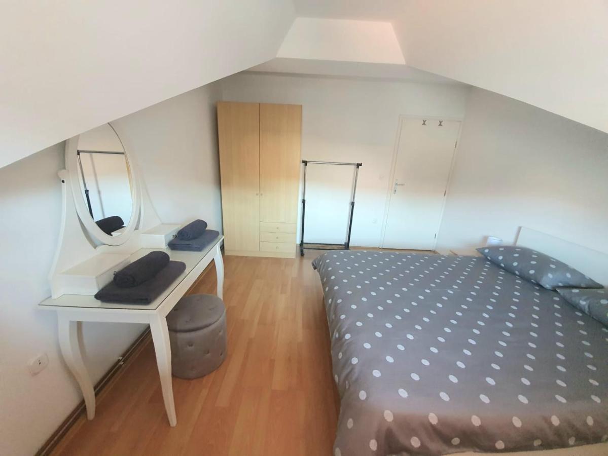 Apartment Lily Near Zagreb Airport Velika Gorica Esterno foto